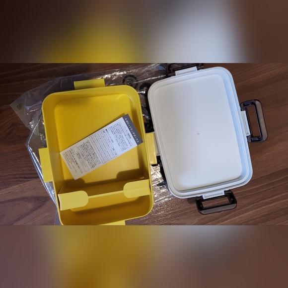 Baby milo lunchbox - Picture 3 of 4